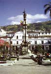 Monumento a la libertad, que se levanta en  la Plaza de la Independencia o plaza Grande en Quito-Ecuador. Con este monumento recordamos el Primer Grito de la Independencia, lanzado  nuestros Proceres, el 10 de agosto de 1809. Quito Luz de America.